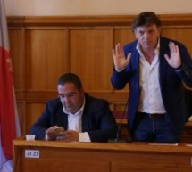 Mastella si dimette per gli “arraffa arraffa” di parte dei suoi consiglieri e spera di avere l’appoggio di alcuni del PD