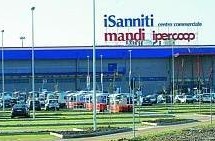 Ipermercato I Sanniti. Acquisire il parcheggio e ridurre la superficie di vendita